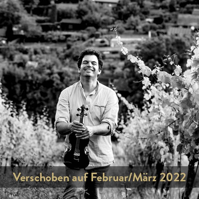 Bild von Peter Uhler mit Geige mit der Anmerkung, dass das Event verschoben wurde.